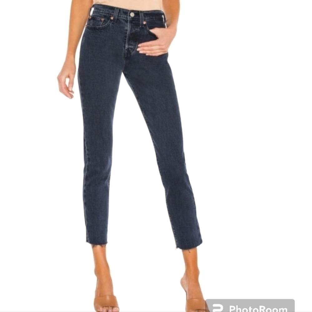 NWT Levi's Wedgie High Rise Tapered Leg Jeans Dark Washed Faded Black 25